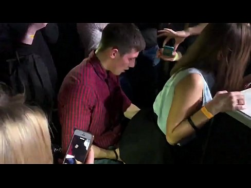 ❤️ Sexe réel dans une boîte de nuit russe. Jeune fille russe de 18 ans baisée dans l'anus et le vagin dans une boîte de nuit. ☑ Vidéo anal at fr.fuckmymac.ru ❌️❤